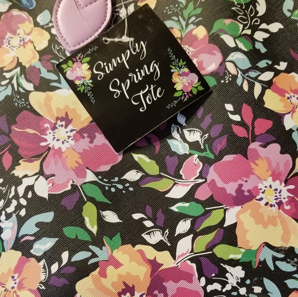 SIMPLY SPRING TOTE - Picture 8 of 9